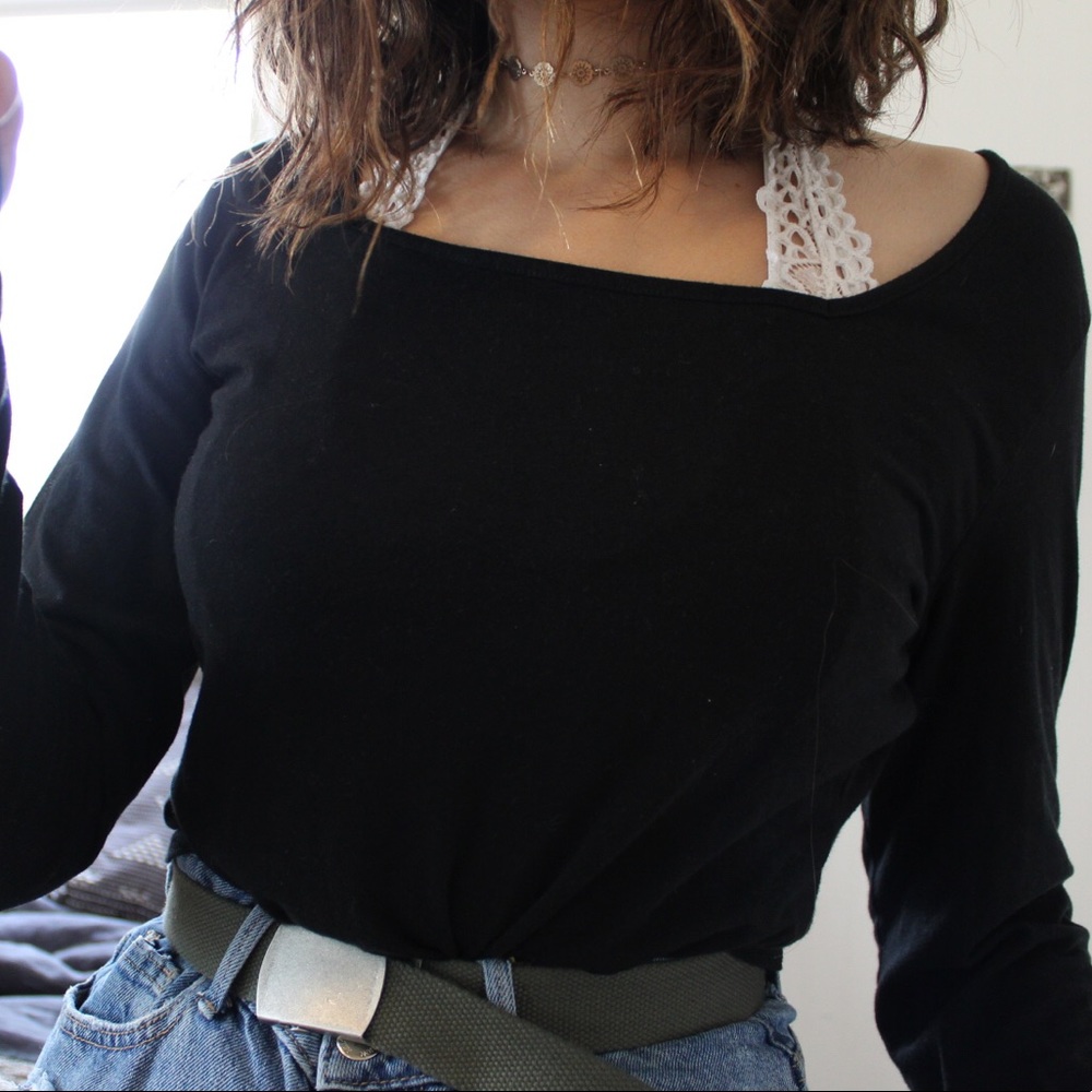 Black long sleeve and necklace package :)